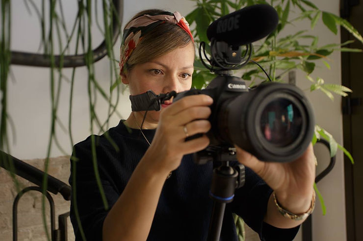 Grabando en mumspace.club. Foto de Victoria Peñafiel